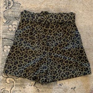 High-waisted Shorts